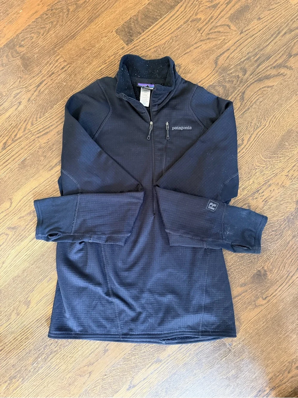 Patagonia Men’s Black R1 Quarter-Zip Pullover Medium